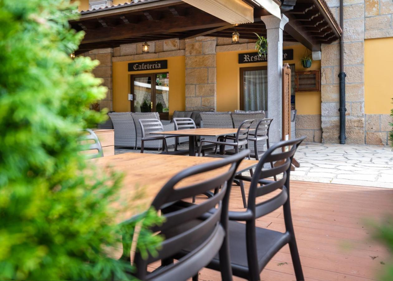 Logis Hotel Restaurante La Casa De Juansabeli Arenas De Cabrales Exterior foto