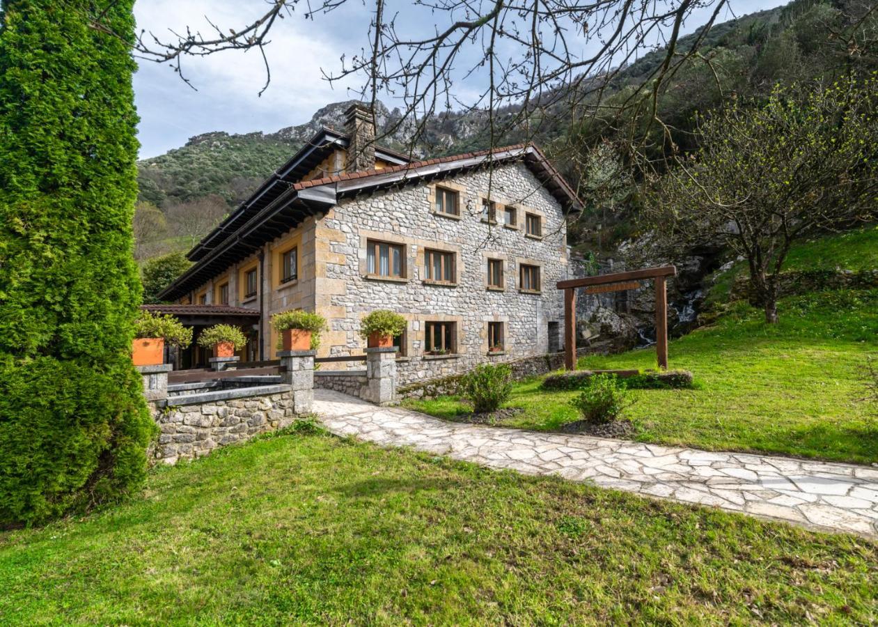Logis Hotel Restaurante La Casa De Juansabeli Arenas De Cabrales Exterior foto